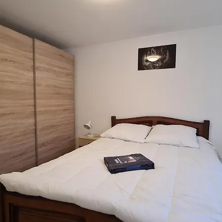 Apartment Entierement Renove Proche De Paris *