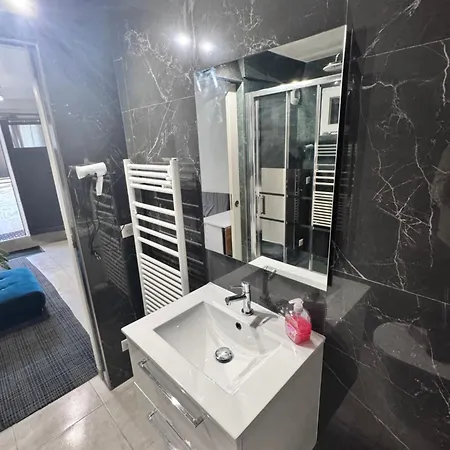Apartment Entierement Renove Proche De Paris